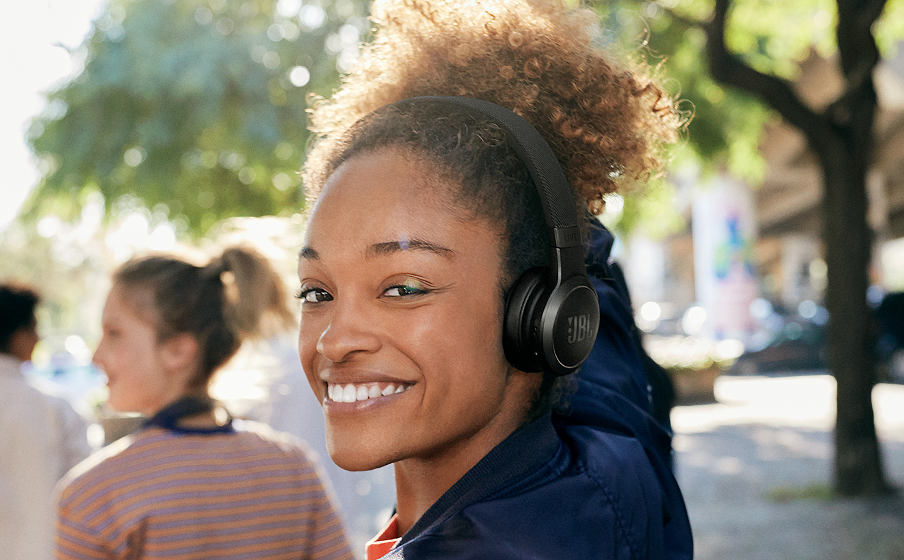 JBL Live 460NC Använd bara rösten för att få hjälp. - Image