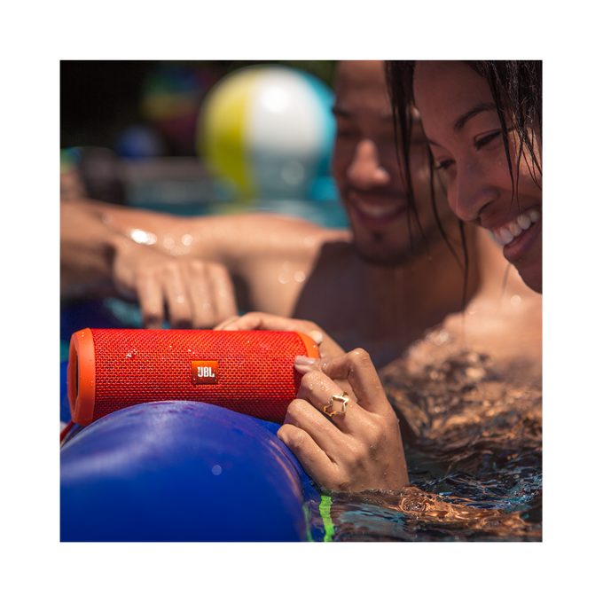 JBL Flip 3 - Black - Splashproof portable Bluetooth speaker with powerful sound and speakerphone technology - Detailshot 6 image number null