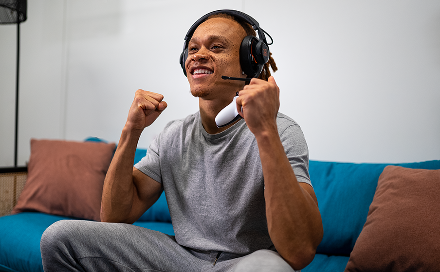 JBL Quantum 910 Wireless Få konkurrensfördelar med JBL QuantumSPATIAL 360™ på din konsol - Image