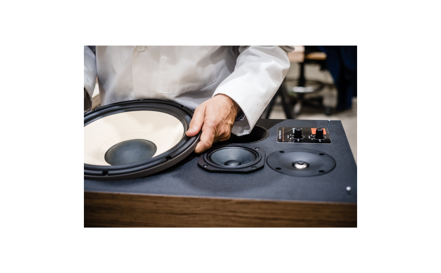 L100 Classic 12-inch (300mm) cast-frame, white pure-pulp cone woofer in bass-reflex design with front-firing tuned port. - Image