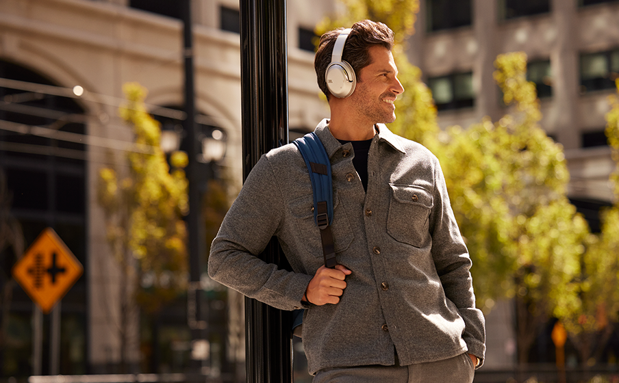 JBL Tour One M2 Adaptiv brusreducering (Adaptive Noise Cancelling) och smart reglering av omgivningsljud (Smart Ambient) - Image