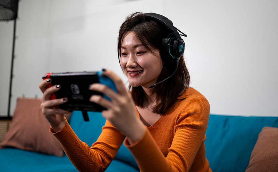JBL Quantum 910 Wireless Befinn dig mitt i spelet med Hi-Res-certifierad JBL QuantumSOUND Signature - Image
