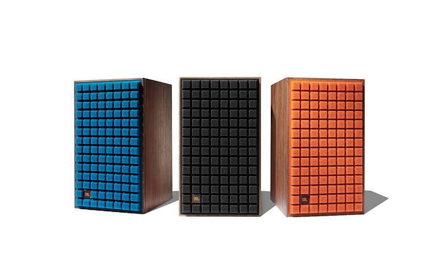 L82 Classic Retro design with iconic JBL styling and vintage Quadrex foam grille in a choice of three colors: black, burnt orange and dark blue - Image
