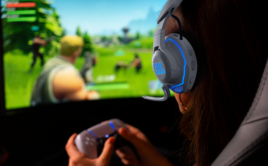 JBL Quantum 910P Console Wireless Utnyttja konkurrensfördelarna med JBL QuantumSPATIAL 360™ på ditt PlayStation - Image