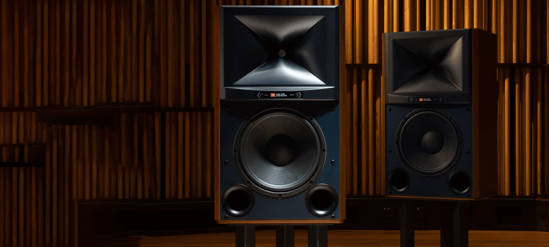 JBL 4349